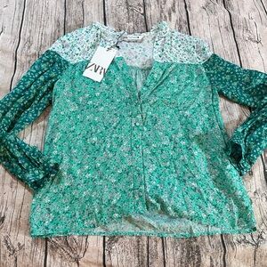 Zara Green and White Floral Boho Hippie Peasant Blouse NWT Size Small